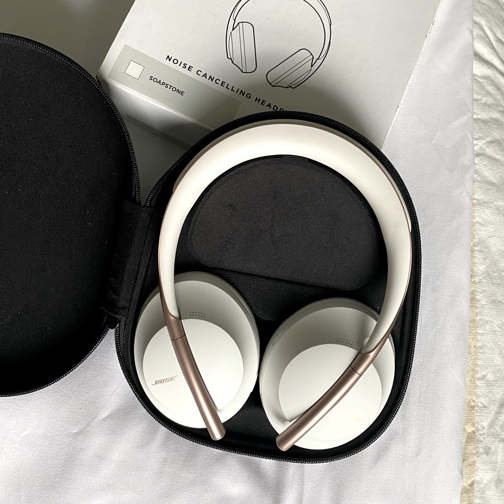 Bose Noise Cancelling Headphones 700 Soapstone